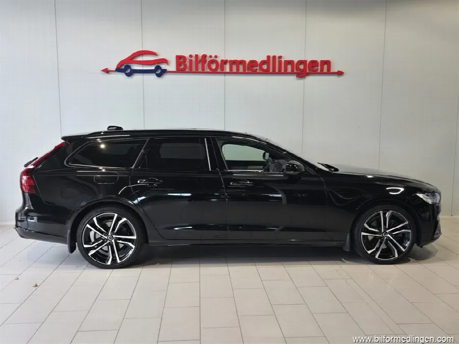 Volvo V90 T8 AWD 392hk R-Design B&W Drag Panorama m.m, bild 2 av 12