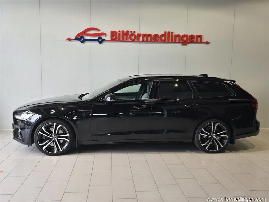 Volvo V90 T8 AWD 392hk R-Design B&W Drag Panorama m.m, bild 1 av 12