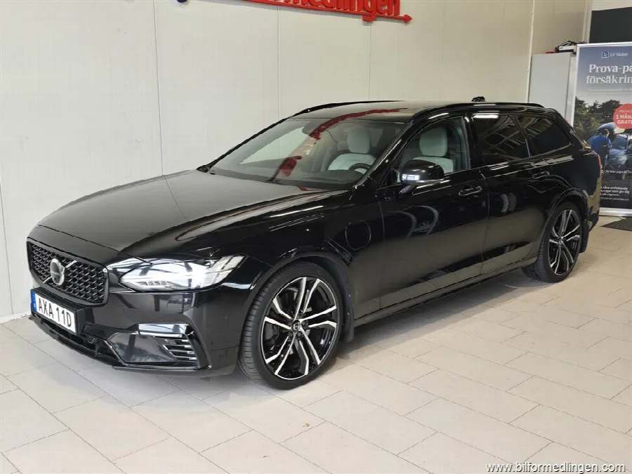 Volvo V90 T8 AWD 392hk R-Design B&W Drag Panorama m.m, bild 3 av 12