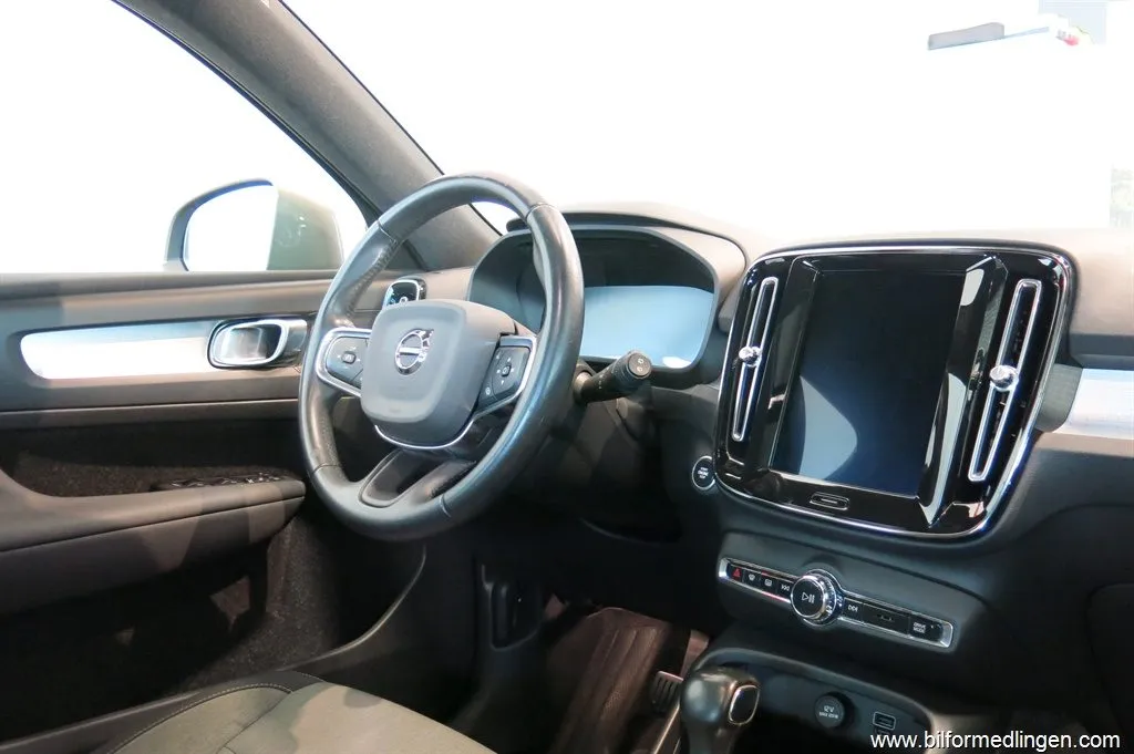 Volvo XC40 D3 150hk Momentum Drag Panorama V-Hjul, bild 7 av 12
