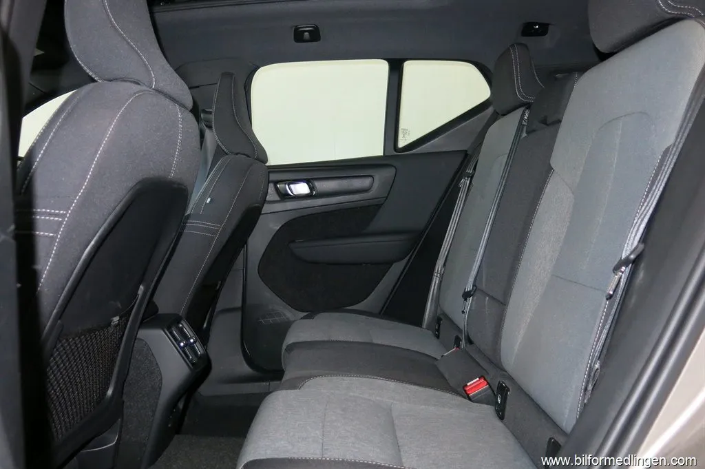 Volvo XC40 D3 150hk Momentum Drag Panorama V-Hjul, bild 11 av 12