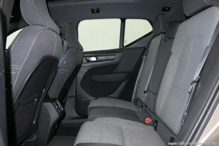Volvo XC40 D3 150hk Momentum Drag Panorama V-Hjul, bild 11 av 12