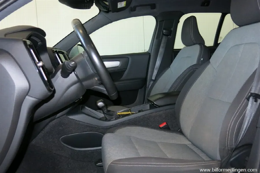 Volvo XC40 D3 150hk Momentum Drag Panorama V-Hjul, bild 10 av 12
