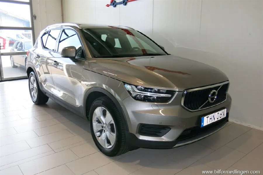 Volvo XC40 D3 150hk Momentum Drag Panorama V-Hjul, bild 5 av 12