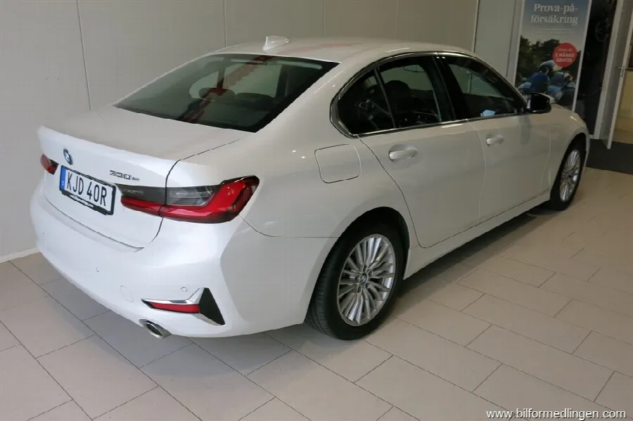 BMW 330e 292hk G20 Luxury Line Navi V-Hjul iPerformance, bild 4 av 12