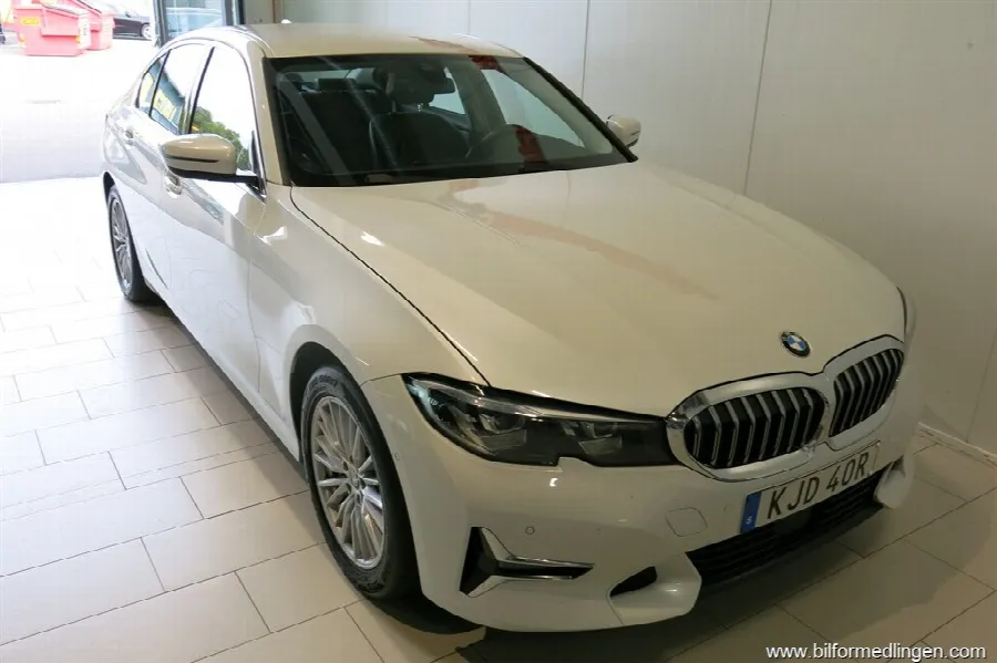 BMW 330e 292hk G20 Luxury Line Navi V-Hjul iPerformance, bild 3 av 12