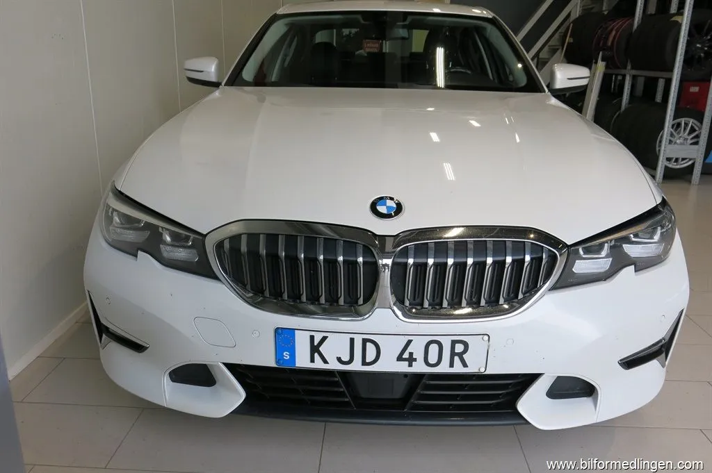 BMW 330e 292hk G20 Luxury Line Navi V-Hjul iPerformance, bild 6 av 12
