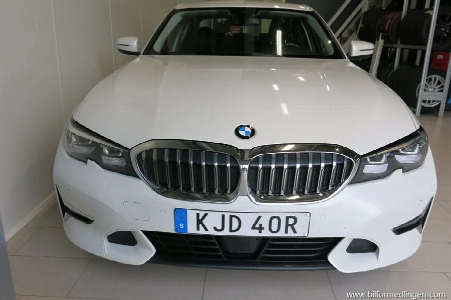 BMW 330e 292hk G20 Luxury Line Navi V-Hjul iPerformance, bild 6 av 12