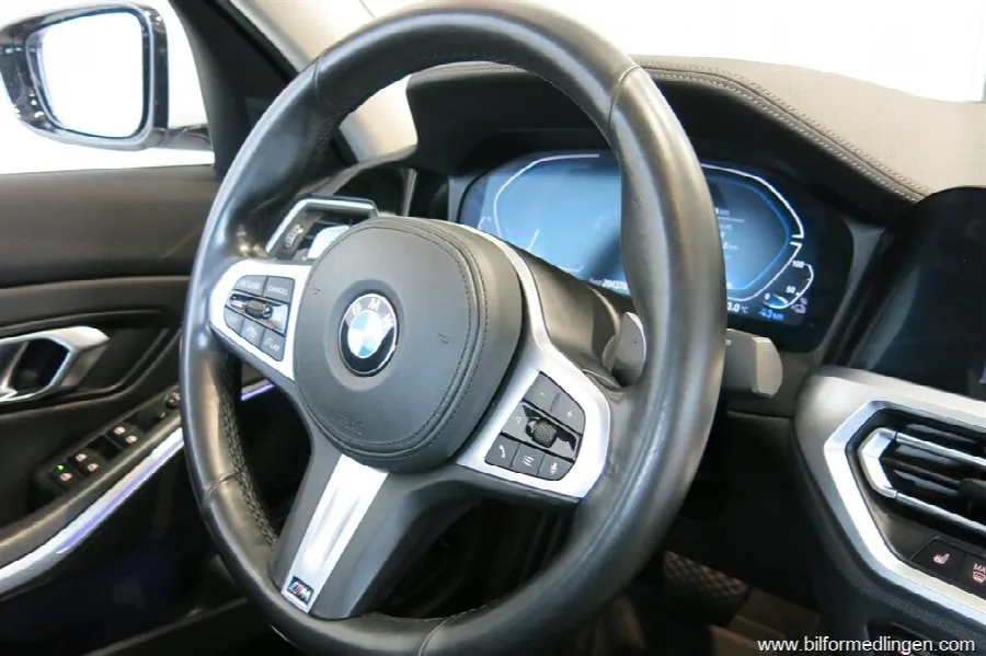 BMW 330e 292hk G20 Luxury Line Navi V-Hjul iPerformance, bild 10 av 12