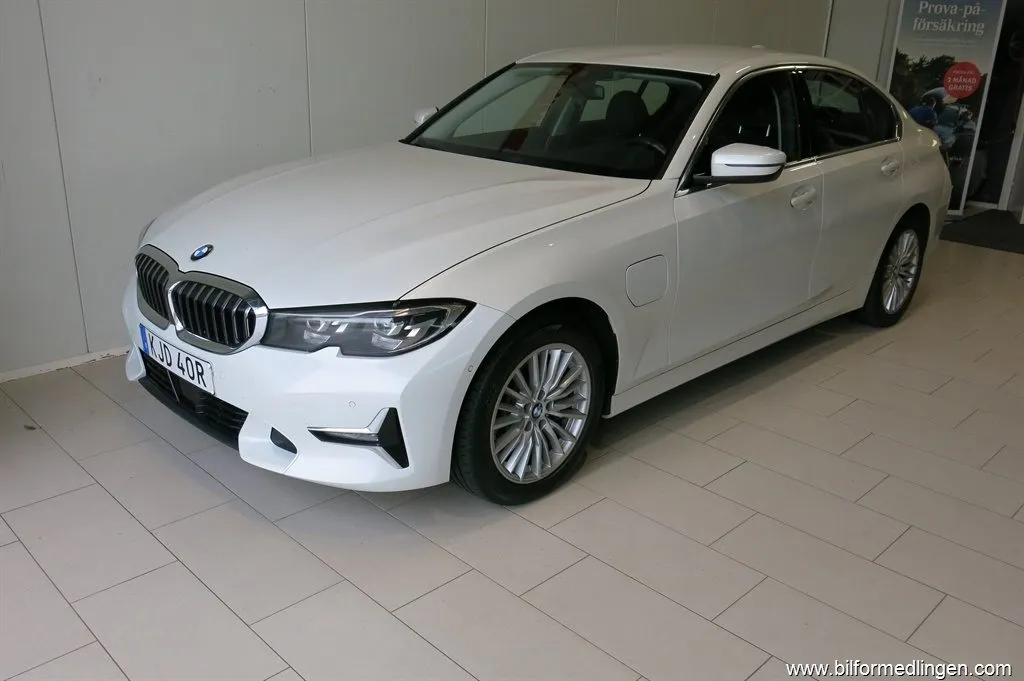 BMW 330e 292hk G20 Luxury Line Navi V-Hjul iPerformance, bild 5 av 12