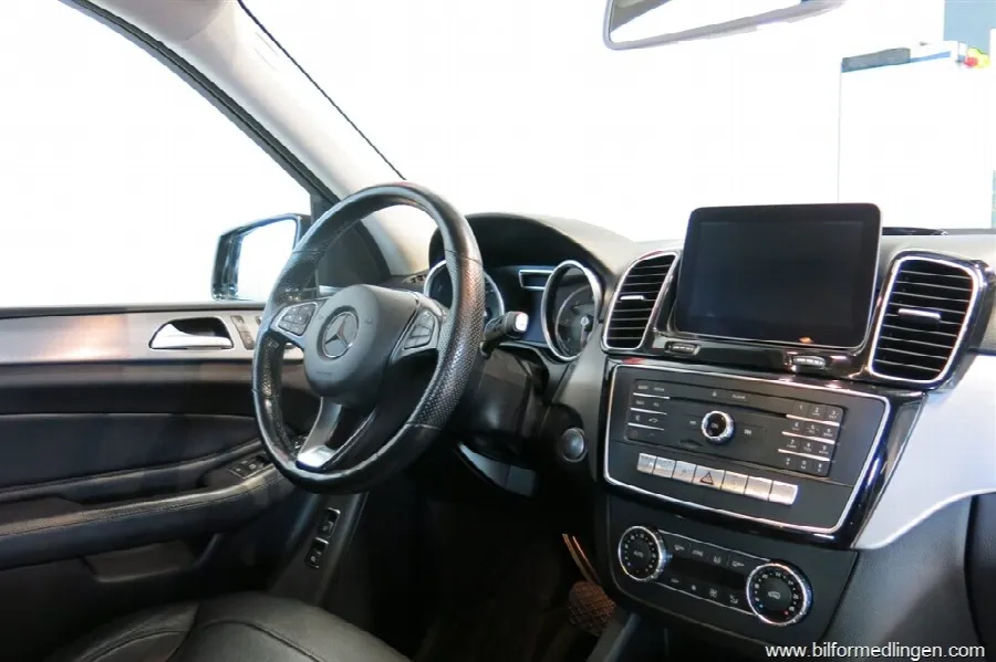 Mercedes-Benz GLE 250 d 4M 204hk Aut. AMG Line Drag V-Hjul Navi, bild 9 av 12