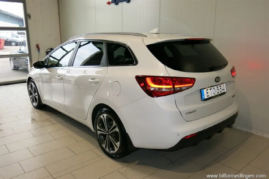 Kia Cee´d 1.6 GDI 135hk Aut. V-Hjul Navi, bild 6 av 12