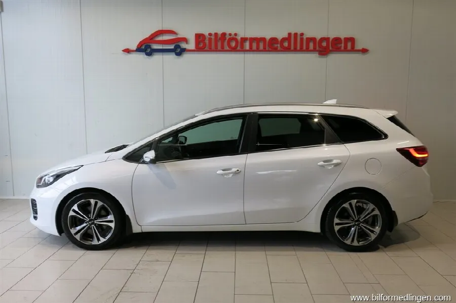 Kia Cee´d 1.6 GDI 135hk Aut. V-Hjul Navi, bild 1 av 12