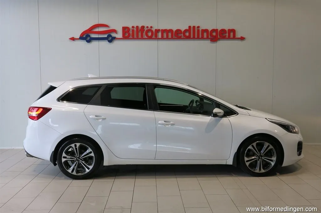 Kia Cee´d 1.6 GDI 135hk Aut. V-Hjul Navi, bild 2 av 12