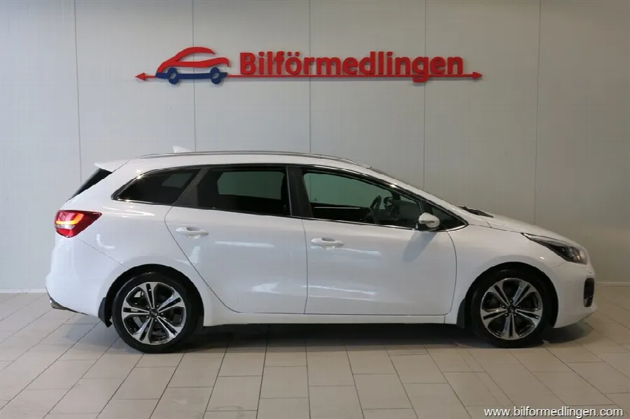Kia Cee´d 1.6 GDI 135hk Aut. V-Hjul Navi, bild 2 av 12