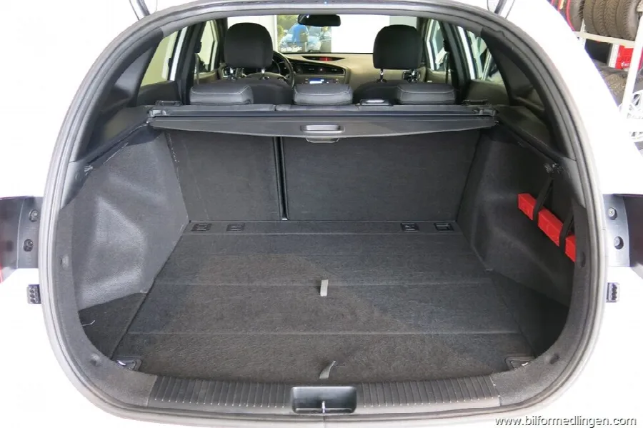 Kia Cee´d 1.6 GDI 135hk Aut. V-Hjul Navi, bild 12 av 12