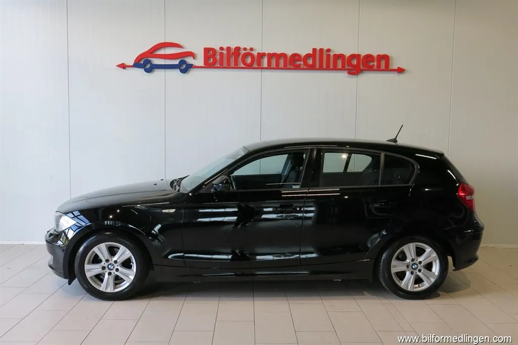 BMW 118 d 143hk Comfort V-Hjul, bild 1 av 12