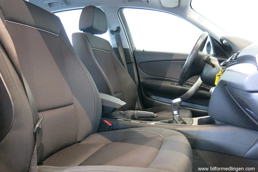 BMW 118 d 143hk Comfort V-Hjul, bild 7 av 12
