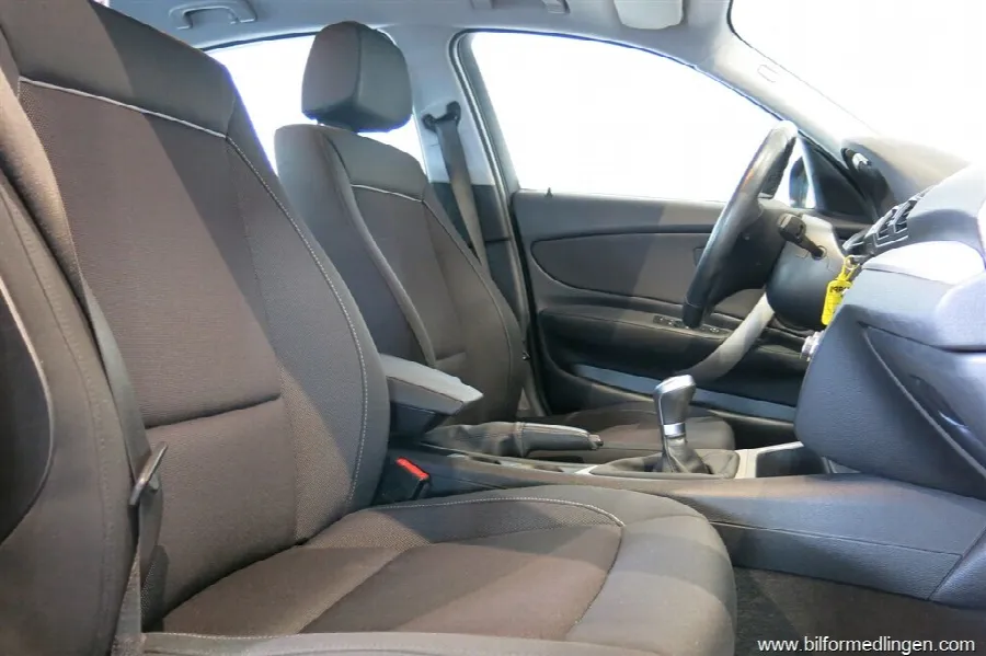 BMW 118 d 143hk Comfort V-Hjul, bild 7 av 12