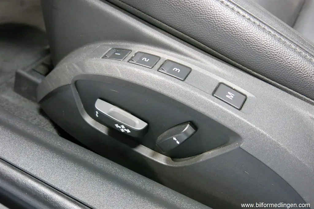 Volvo C70 CC D3 150hk Aut Summum Navi Skinn, bild 11 av 12