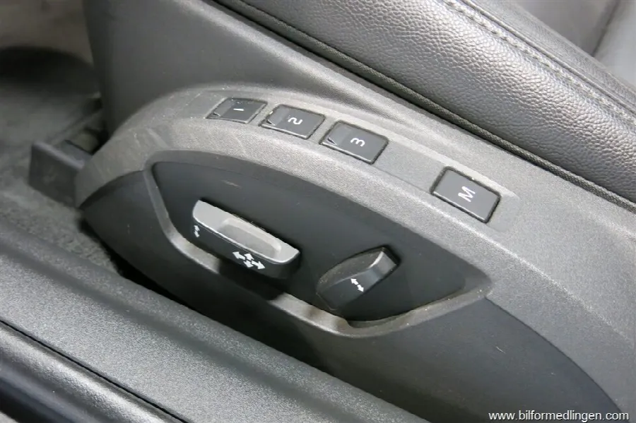 Volvo C70 CC D3 150hk Aut Summum Navi Skinn, bild 11 av 12