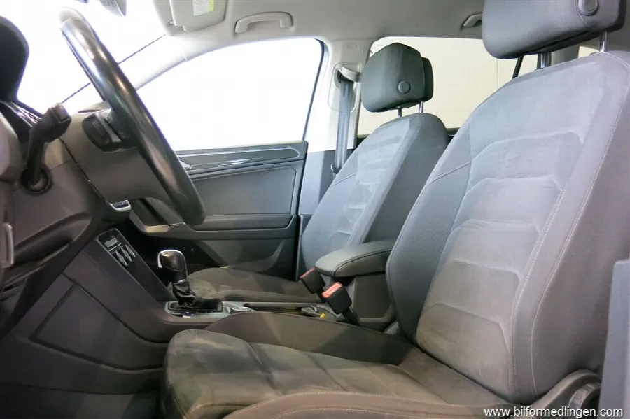 Volkswagen Tiguan Allspace 2.0 TDI 4M 190hk DSG R Line Drag V-Hjul 1 Ägare, bild 7 av 12