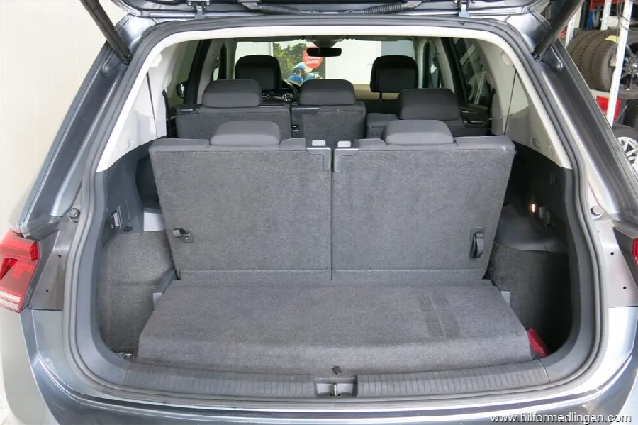 Volkswagen Tiguan Allspace 2.0 TDI 4M 190hk DSG R Line Drag V-Hjul 1 Ägare, bild 12 av 12