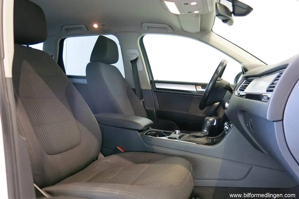 Volkswagen Touareg 3.0 V6 TDI 4M 245hk Aut. Drag V-Hjul, bild 7 av 12