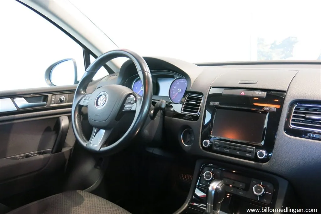 Volkswagen Touareg 3.0 V6 TDI 4M 245hk Aut. Drag V-Hjul, bild 9 av 12