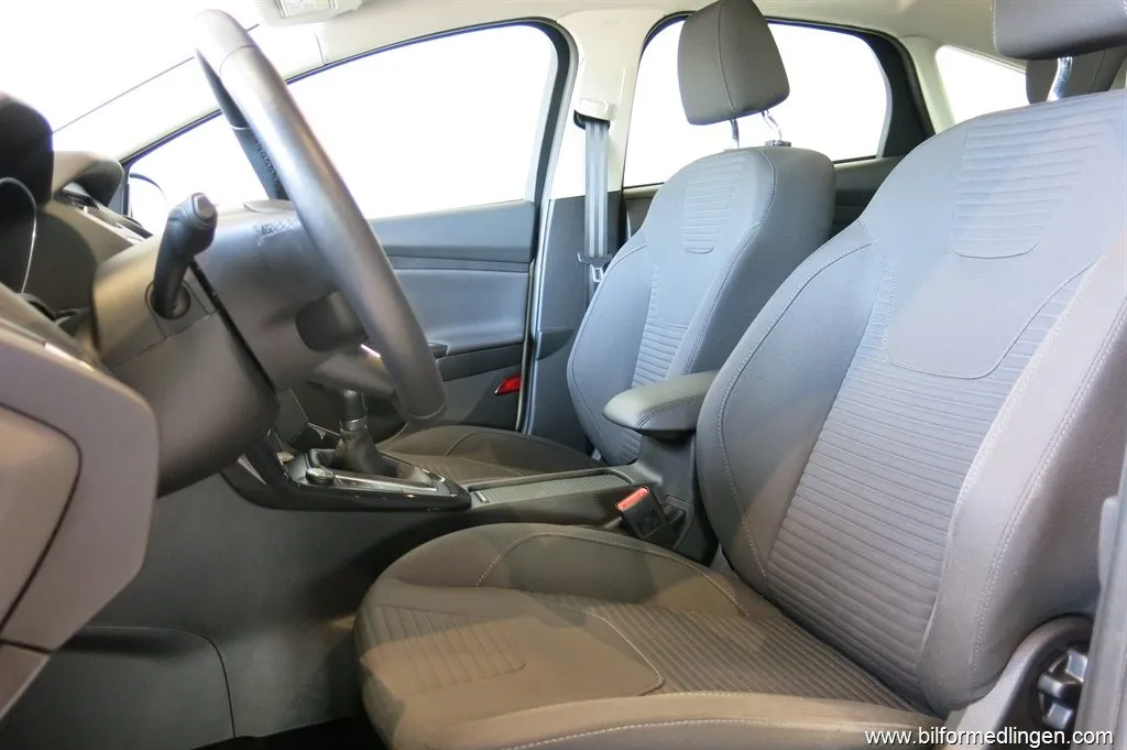 Ford Focus 1.0 100hk Titanium V-Hjul Kamremsbyte ingår!, bild 10 av 12
