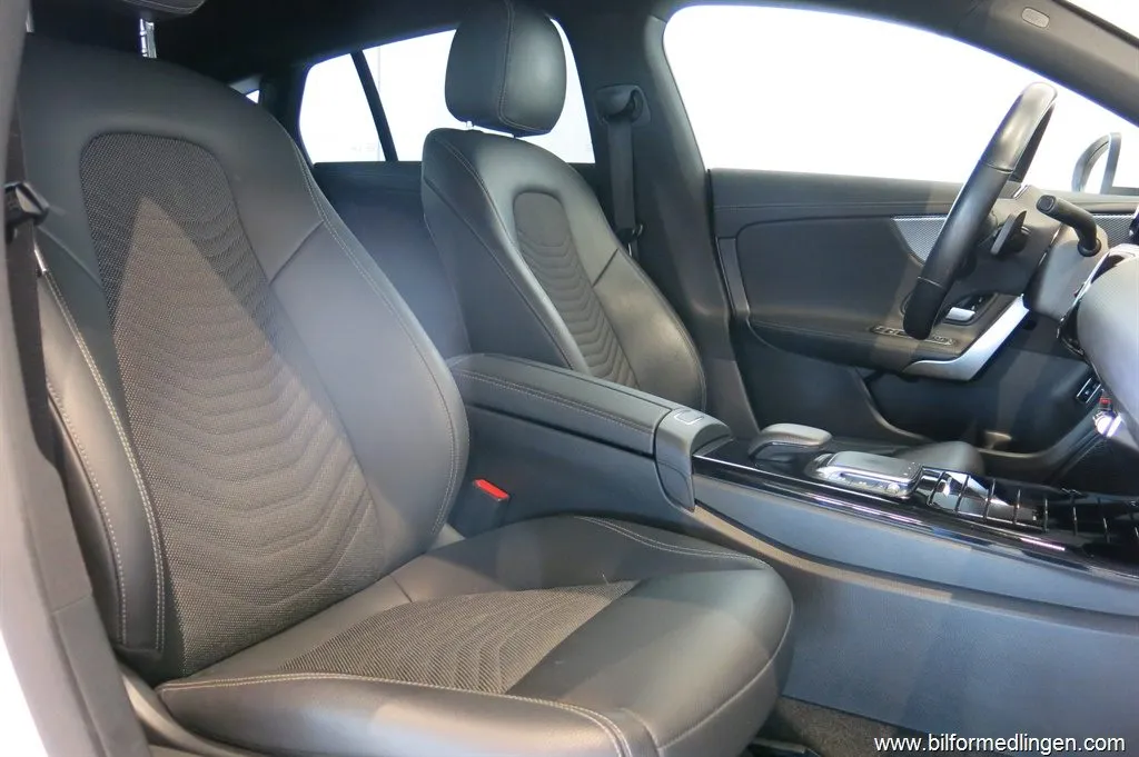 Mercedes-Benz CLA 250 e SB 218hk Drag Navi 1 Ägare Leasbar V-hjul, bild 8 av 12