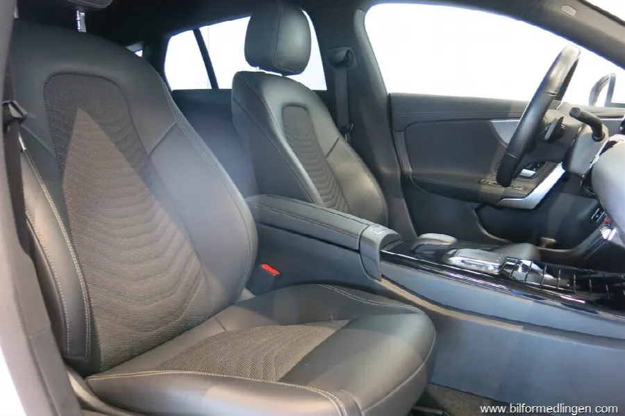 Mercedes-Benz CLA 250 e SB 218hk Drag Navi 1 Ägare Leasbar V-hjul, bild 8 av 12