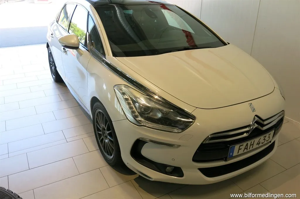 Citroën DS5 2.0 180hk BlueHDi Drag Aut. Navi Panorama, bild 4 av 12