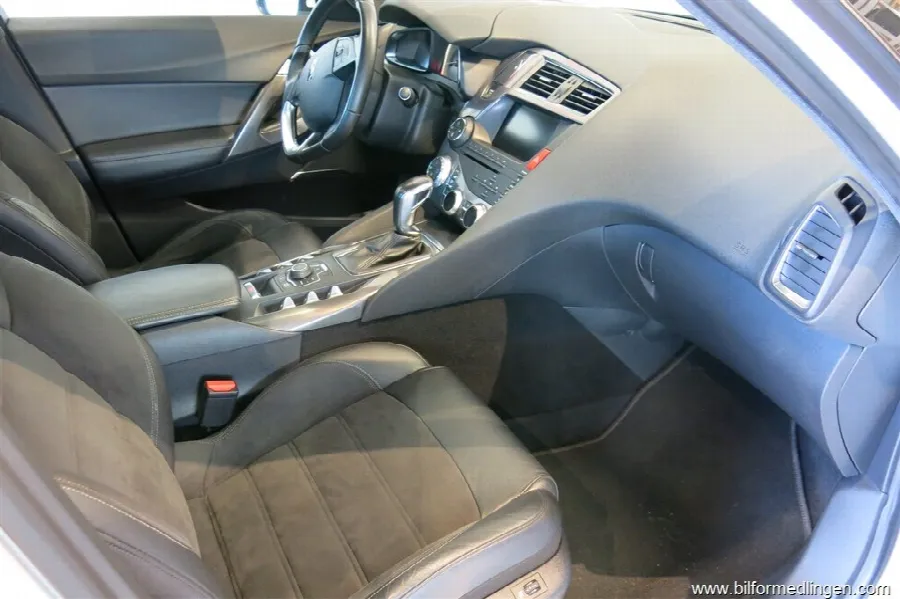 Citroën DS5 2.0 180hk BlueHDi Drag Aut. Navi Panorama, bild 8 av 12