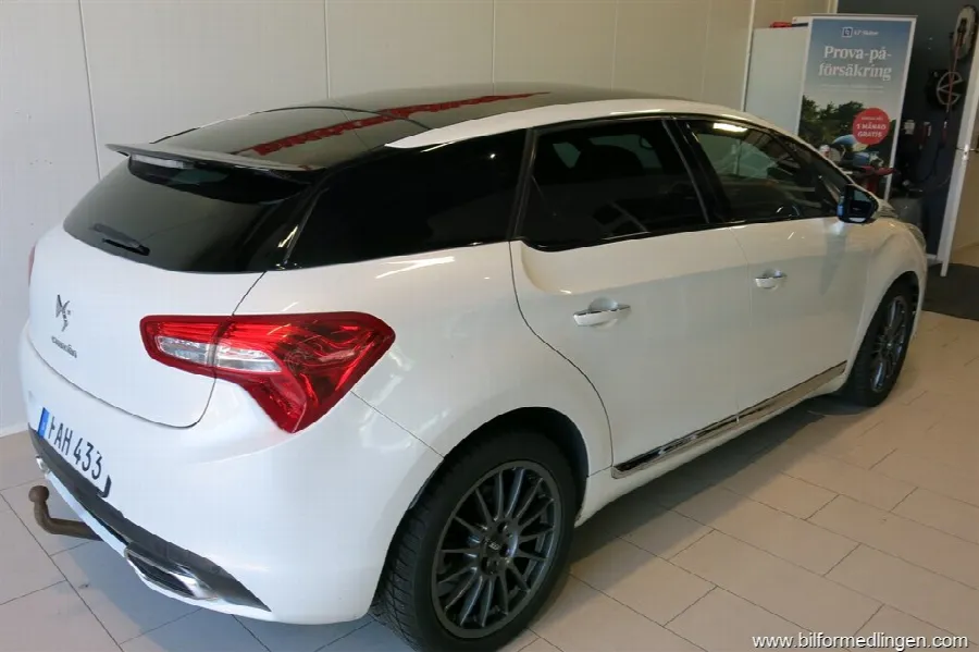 Citroën DS5 2.0 180hk BlueHDi Drag Aut. Navi Panorama, bild 2 av 12
