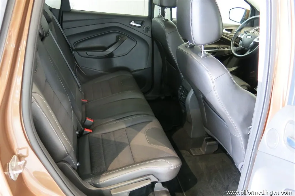 Ford Kuga 1.6T 150hk Titanium 1 Ägare V-Hjul, bild 10 av 12