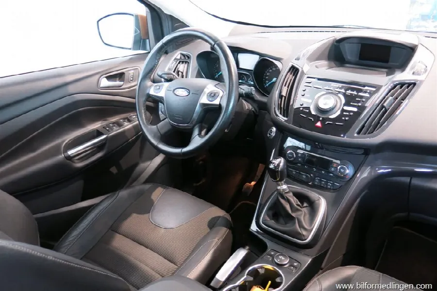 Ford Kuga 1.6T 150hk Titanium 1 Ägare V-Hjul, bild 11 av 12