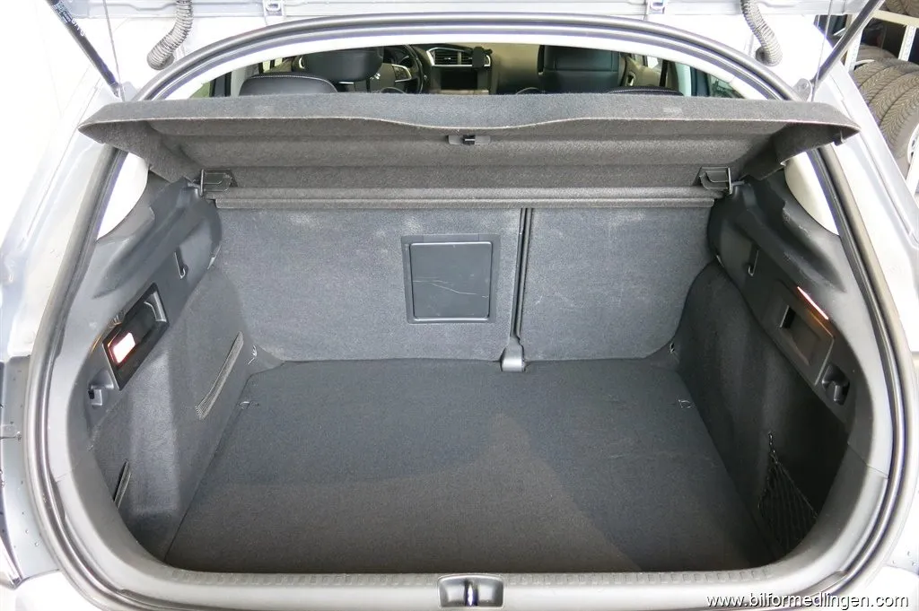Citroën C4 1.2 e-THP Automat Skinnklädsel, bild 11 av 12