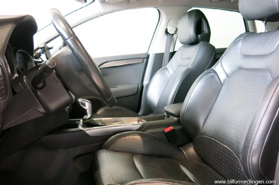 Citroën C4 1.2 e-THP Automat Skinnklädsel, bild 10 av 12