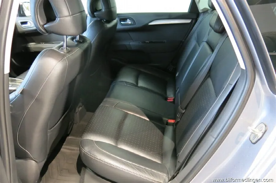 Citroën C4 1.2 e-THP Automat Skinnklädsel, bild 8 av 12