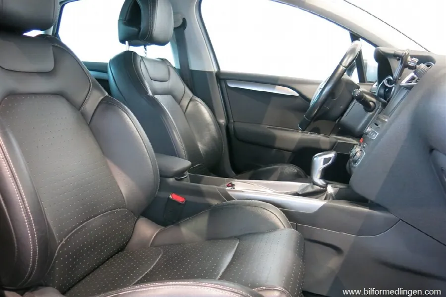 Citroën C4 1.2 e-THP Automat Skinnklädsel, bild 7 av 12
