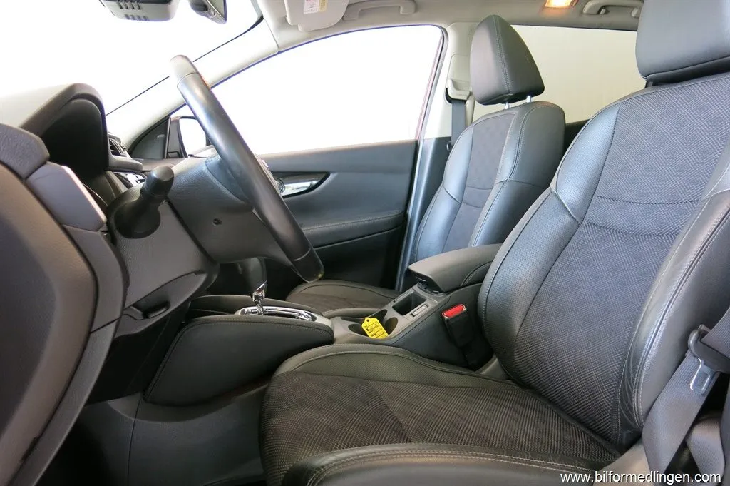 Nissan Qashqai 1.6 dCi 130hk Aut. Tekna Navi V-Hjul, bild 7 av 12