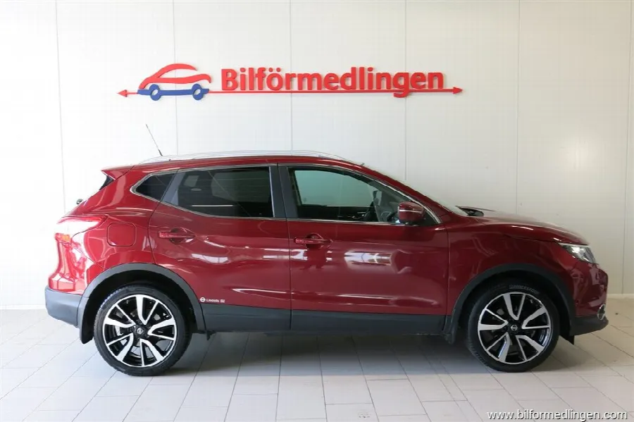 Nissan Qashqai 1.6 dCi 130hk Aut. Tekna Navi V-Hjul, bild 2 av 12