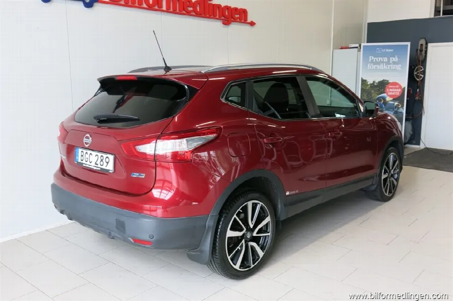 Nissan Qashqai 1.6 dCi 130hk Aut. Tekna Navi V-Hjul, bild 4 av 12