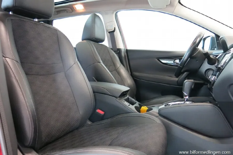 Nissan Qashqai 1.6 dCi 130hk Aut. Tekna Navi V-Hjul, bild 11 av 12
