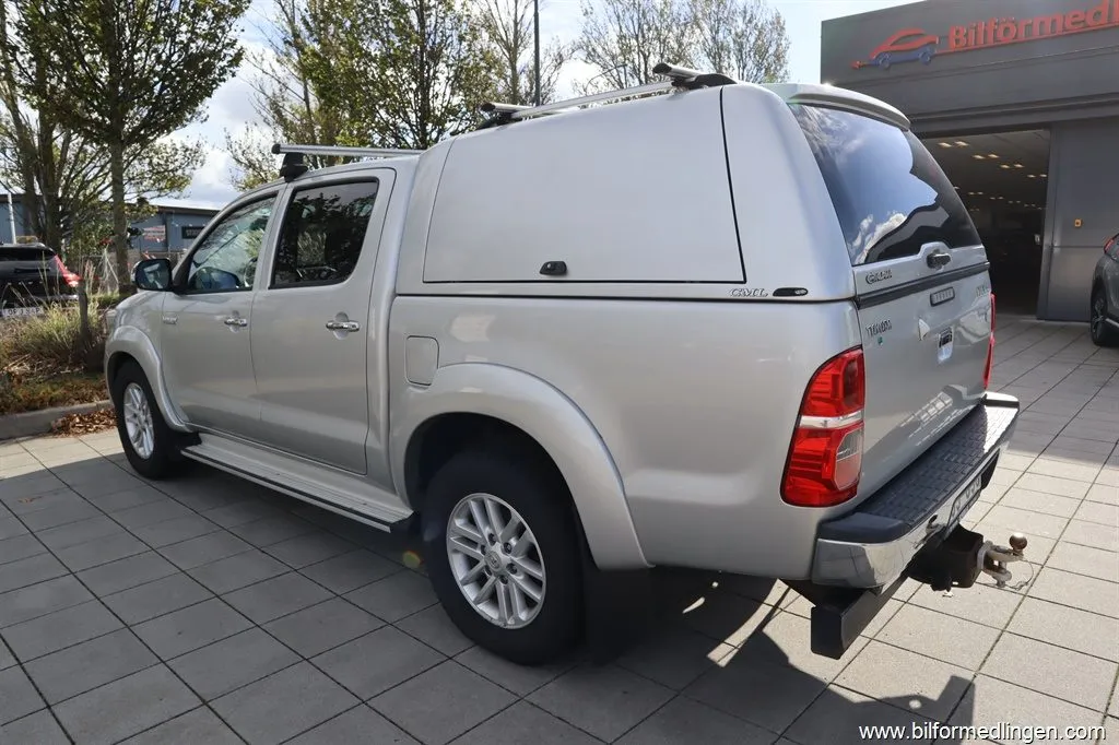 Toyota Hilux 3.0 D-4D 4x4 Double Cab 171hk Momsbil Aut 1 ägare Kåpa, bild 9 av 12