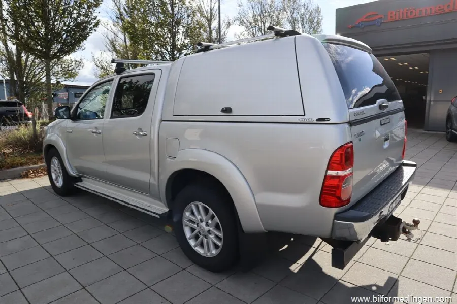 Toyota Hilux 3.0 D-4D 4x4 Double Cab 171hk Momsbil Aut 1 ägare Kåpa, bild 9 av 12