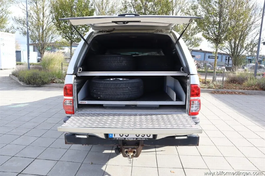 Toyota Hilux 3.0 D-4D 4x4 Double Cab 171hk Momsbil Aut 1 ägare Kåpa, bild 11 av 12