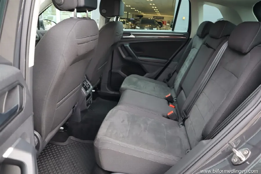 Volkswagen Tiguan 2.0 TDI 4Motion 200hk DSG Elegance 1 Ägare Drag, bild 10 av 12