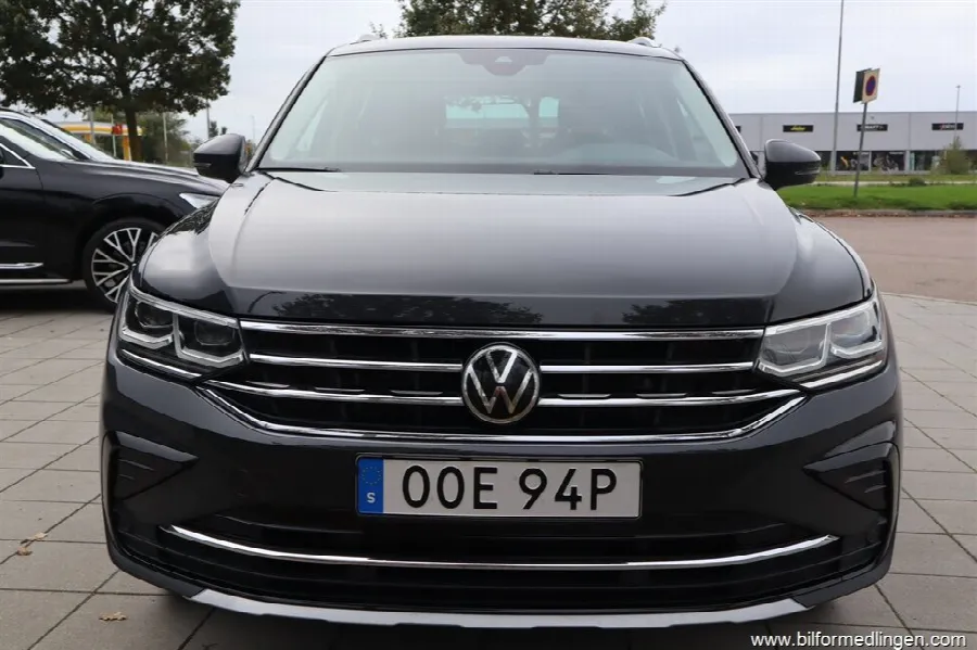 Volkswagen Tiguan 2.0 TDI 4Motion 200hk DSG Elegance 1 Ägare Drag, bild 3 av 12